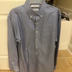 Men's CREMIEUX long sleeve button down Blue and white striped.  SLIM FIT
